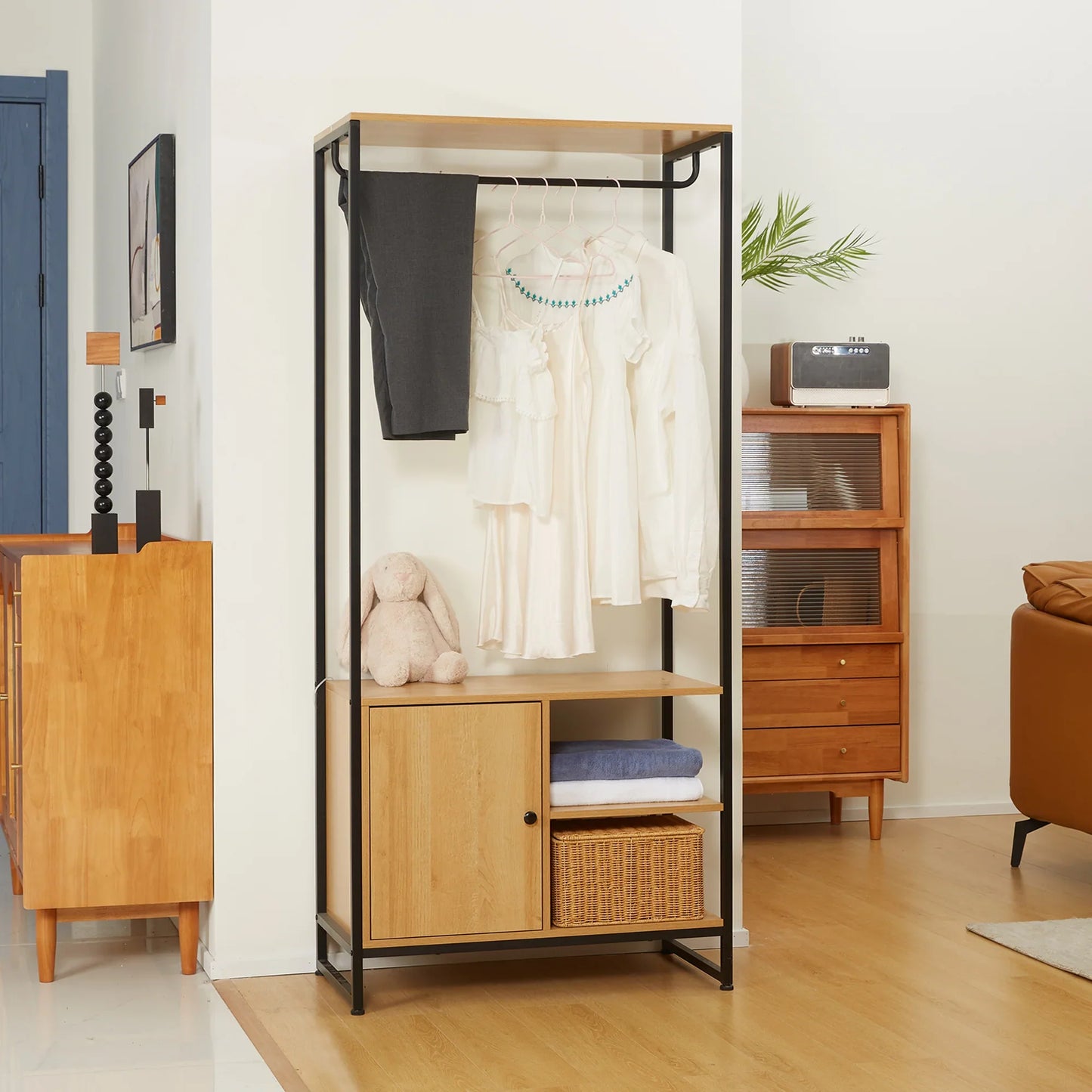 HOMCOM Industrial Style Clothes Rack Made of Steel and Wood, Wardrobe with Shelf and 2 Open Side Compartments, 80x40x180cm, Natural