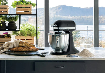 KitchenAid 4,8 L 5KSM185 Artisan Küchenmaschine Fleischliebhaber-Edition Fleischwolf Metall 5KSMMGA Gr. 8 und Spritzgebäckvorsatz